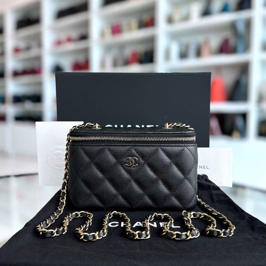 *Microchip, Like New* Long Vanity Classic Quilted Caviar Small Black LGHW