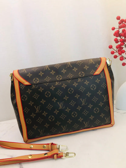 Louis vuitton handbag