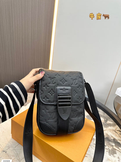 Louis vuitton handbags ( crossbody)