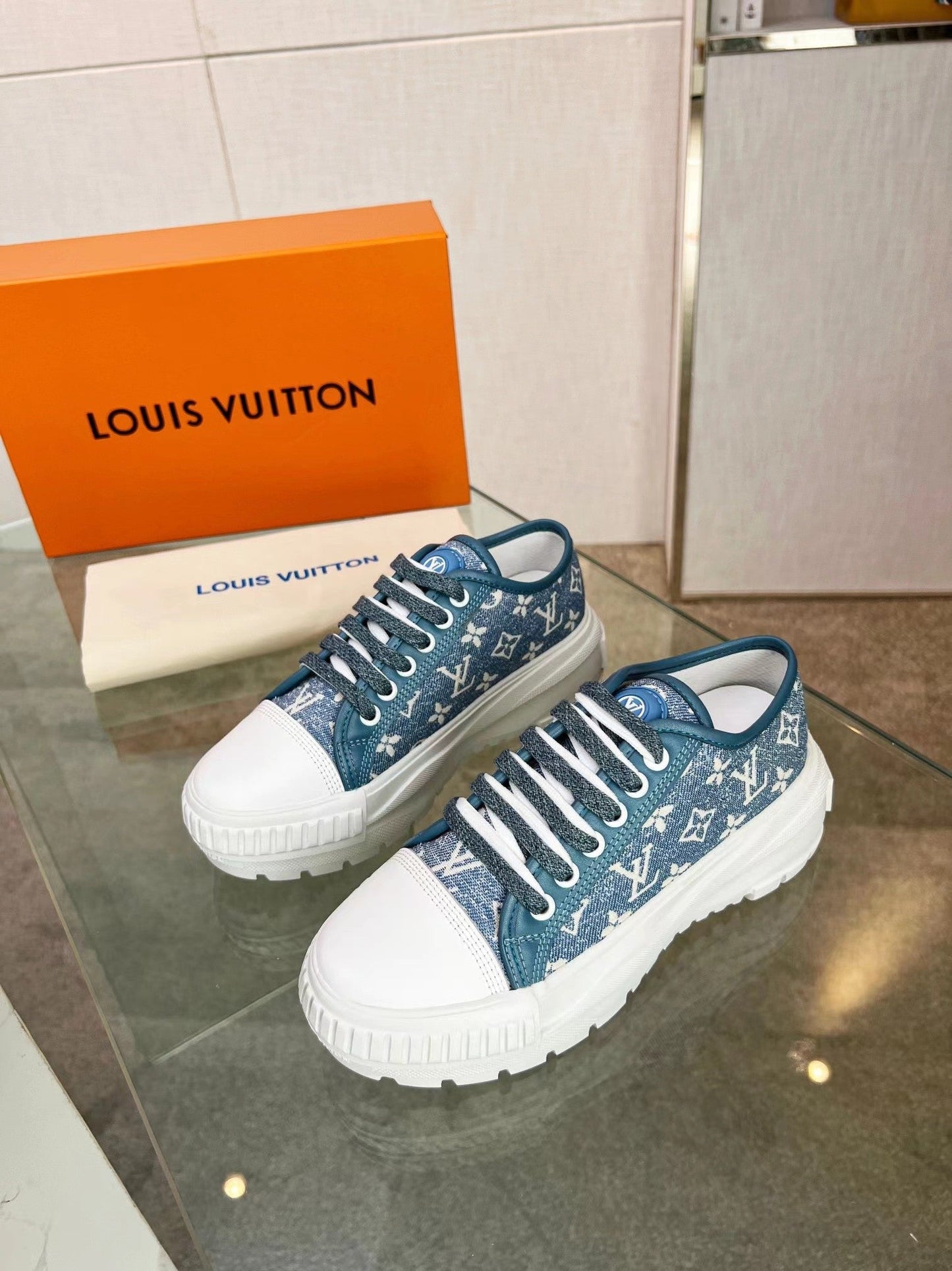 Louis Vuitton Sneakers