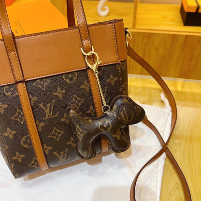 Louis Vuitton ( Christian dior, MCM , Coach , Gucci  ) handbags