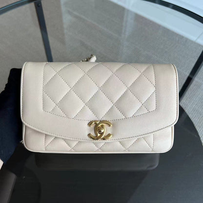 *Modern Reissue 2015* Diana Small 22CM Quilted Lambskin Beige Golden Hardware Series 20