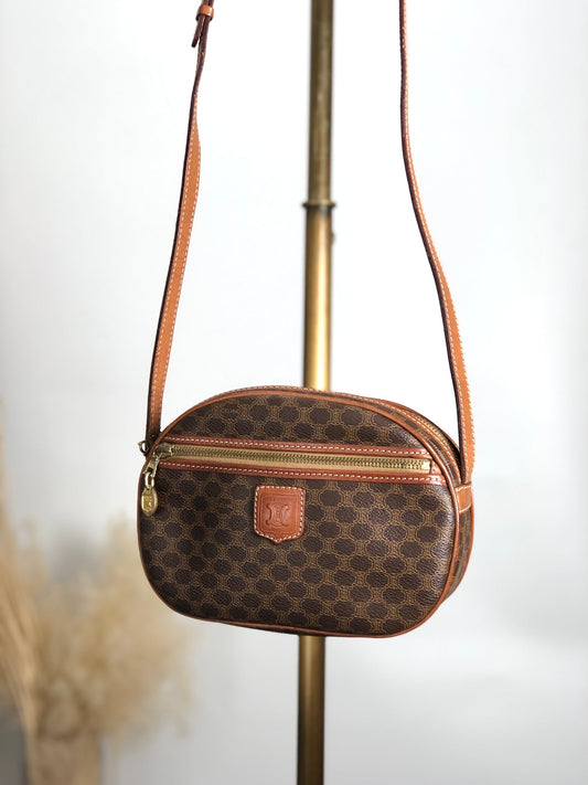 CELINE  Round Shoulder bag Brown Vintage 832m4p