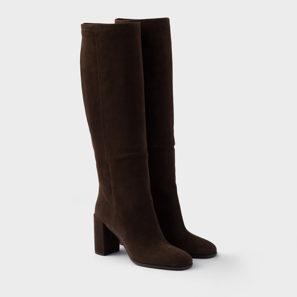 Heeled suede boots