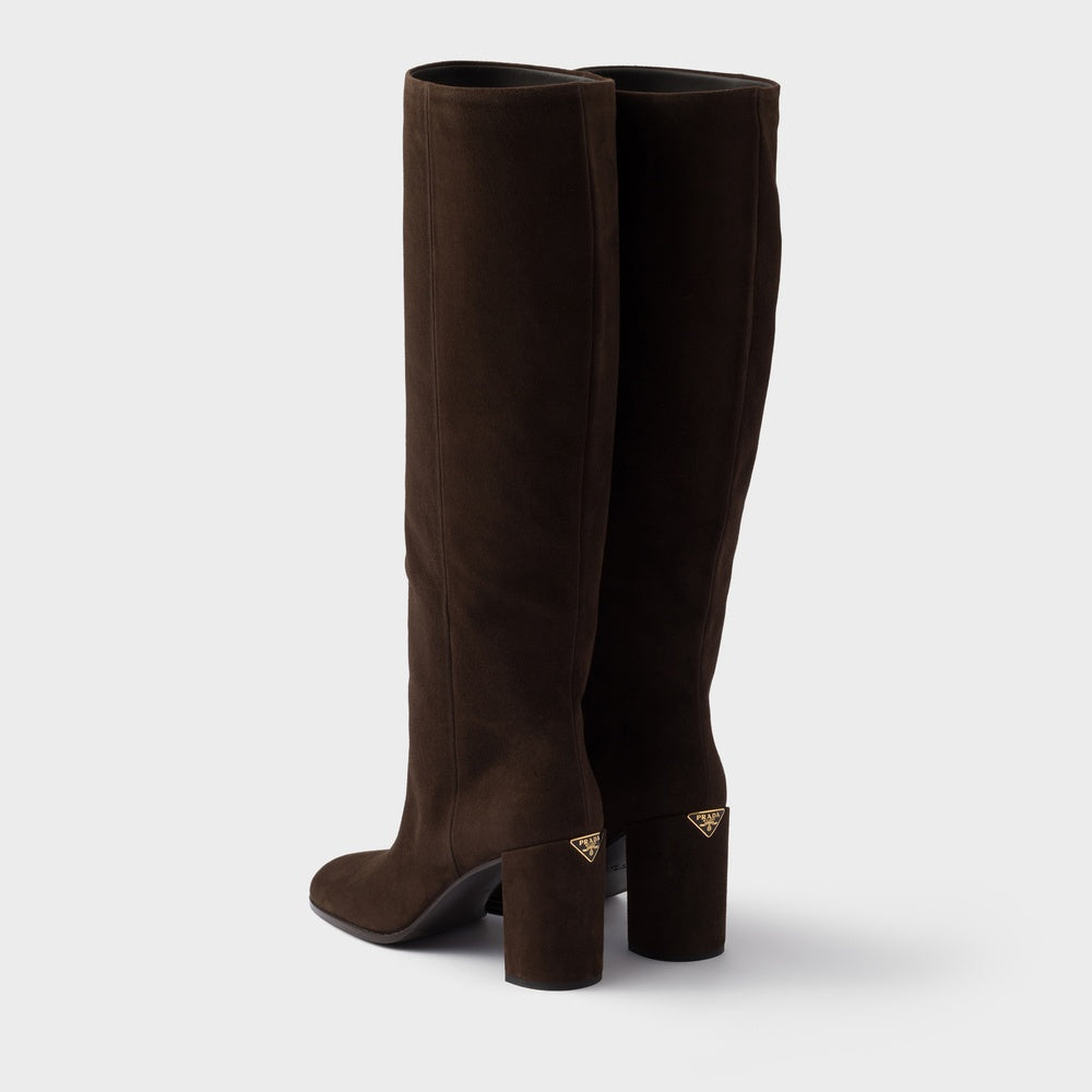 Heeled suede boots