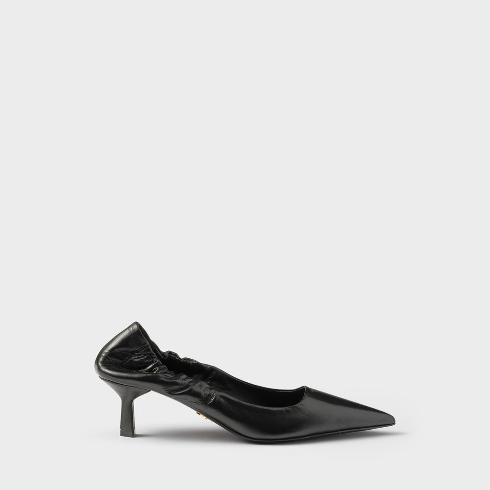 Leather pumps