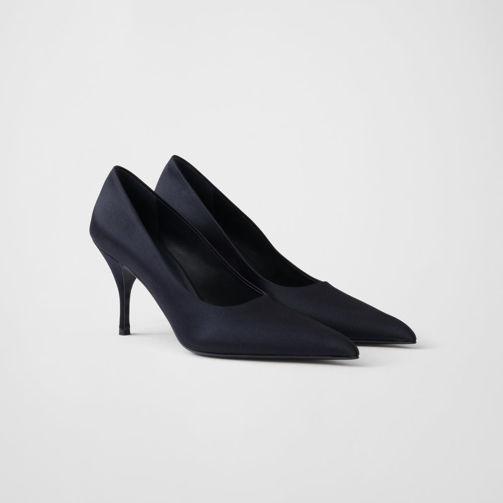 Satin pumps