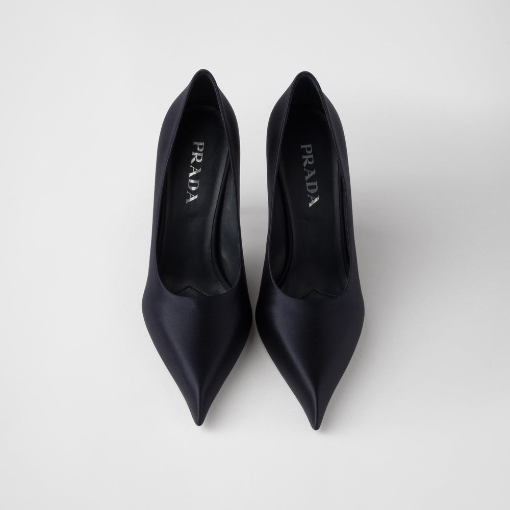 Satin pumps
