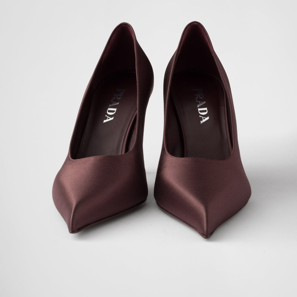 Satin pumps