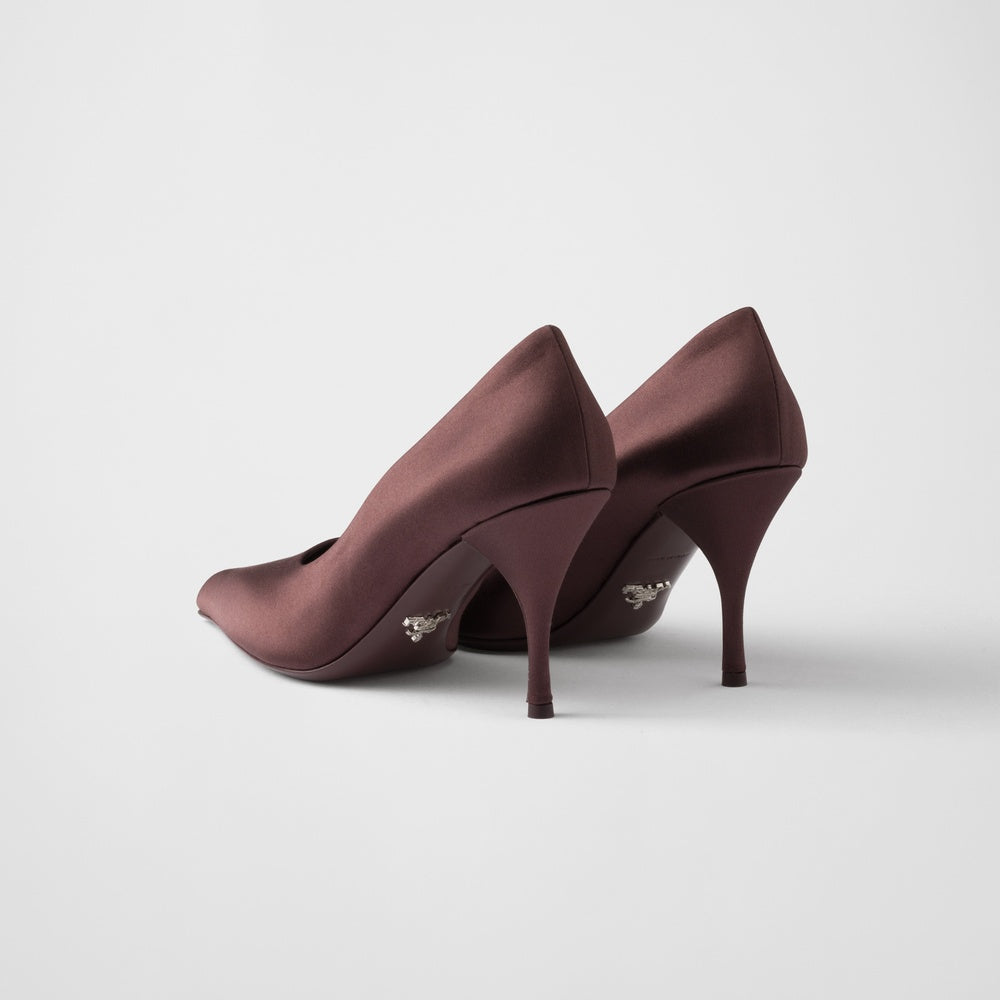Satin pumps