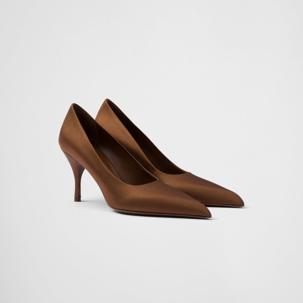 Satin pumps
