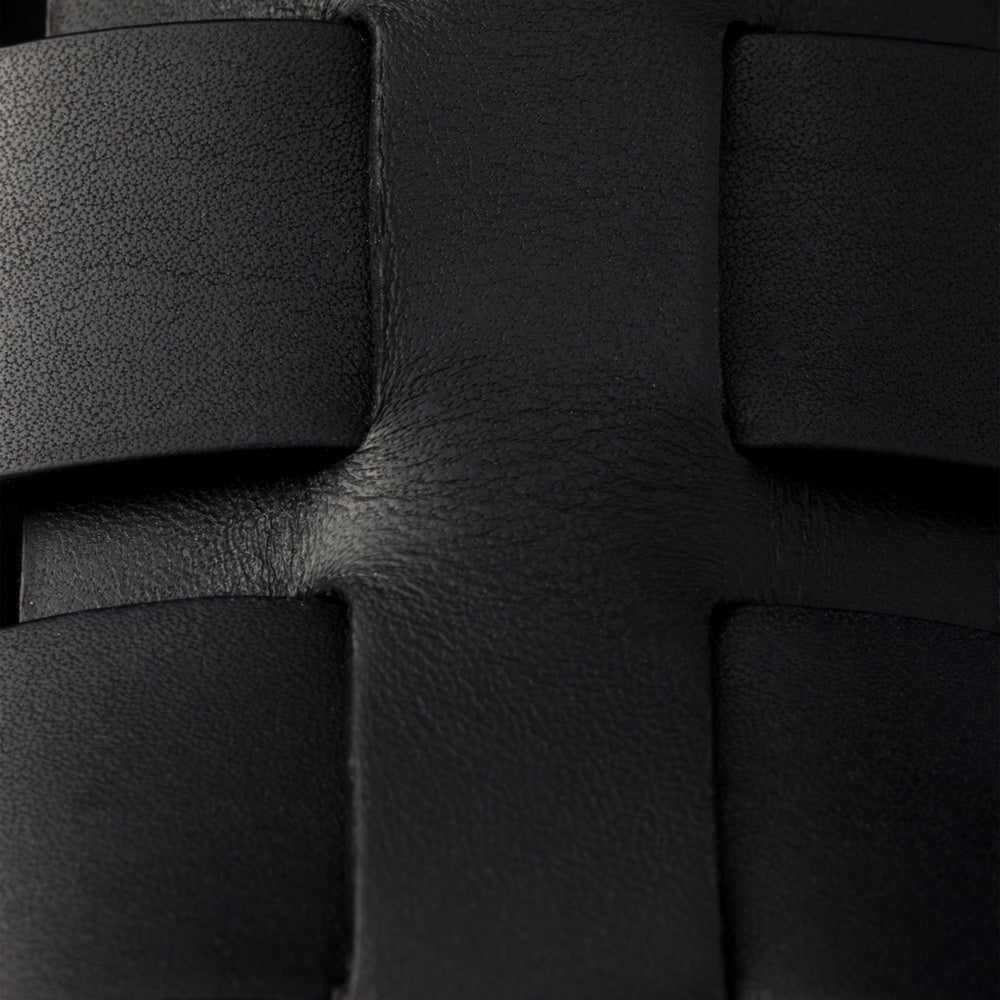 Leather sandals with ankle straps
