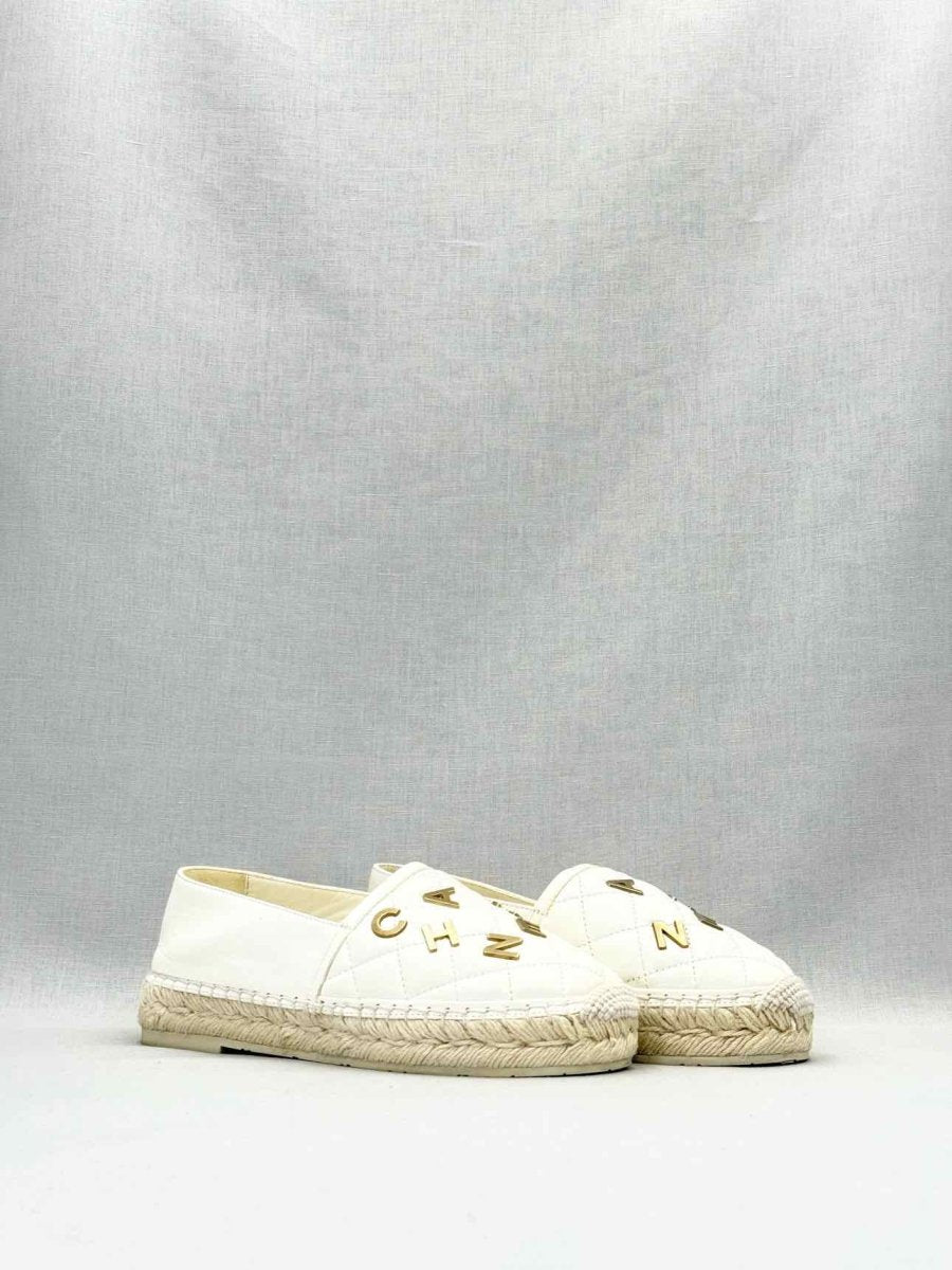CHANEL Espadrille White Size EU 36 Loafers