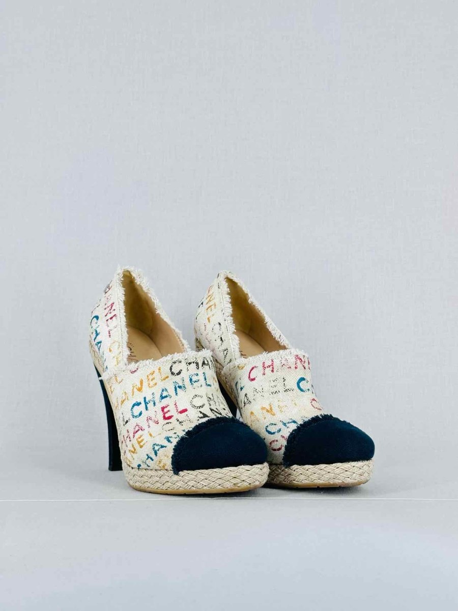 CHANEL Graffiti White Multicolor Size EU 41.5 Pumps