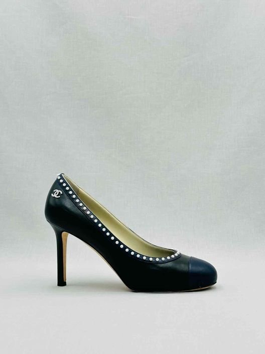 CHANEL Black w/ Blue & Beige Cap Toe Size EU 39 Pumps