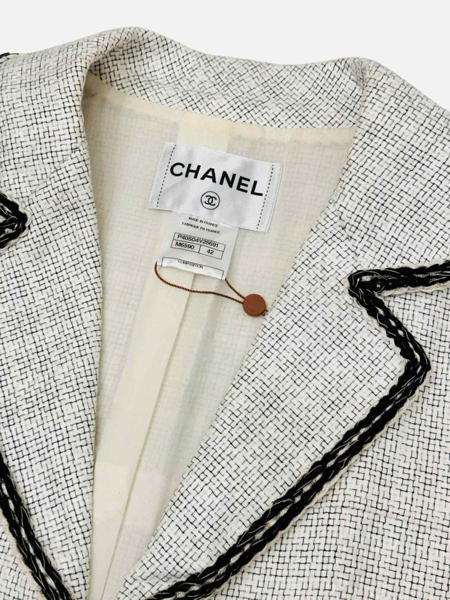CHANEL Tweed White & Black Gilet