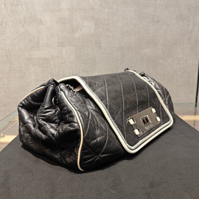 Chanel Black Quilted Leather Handbag xxcm