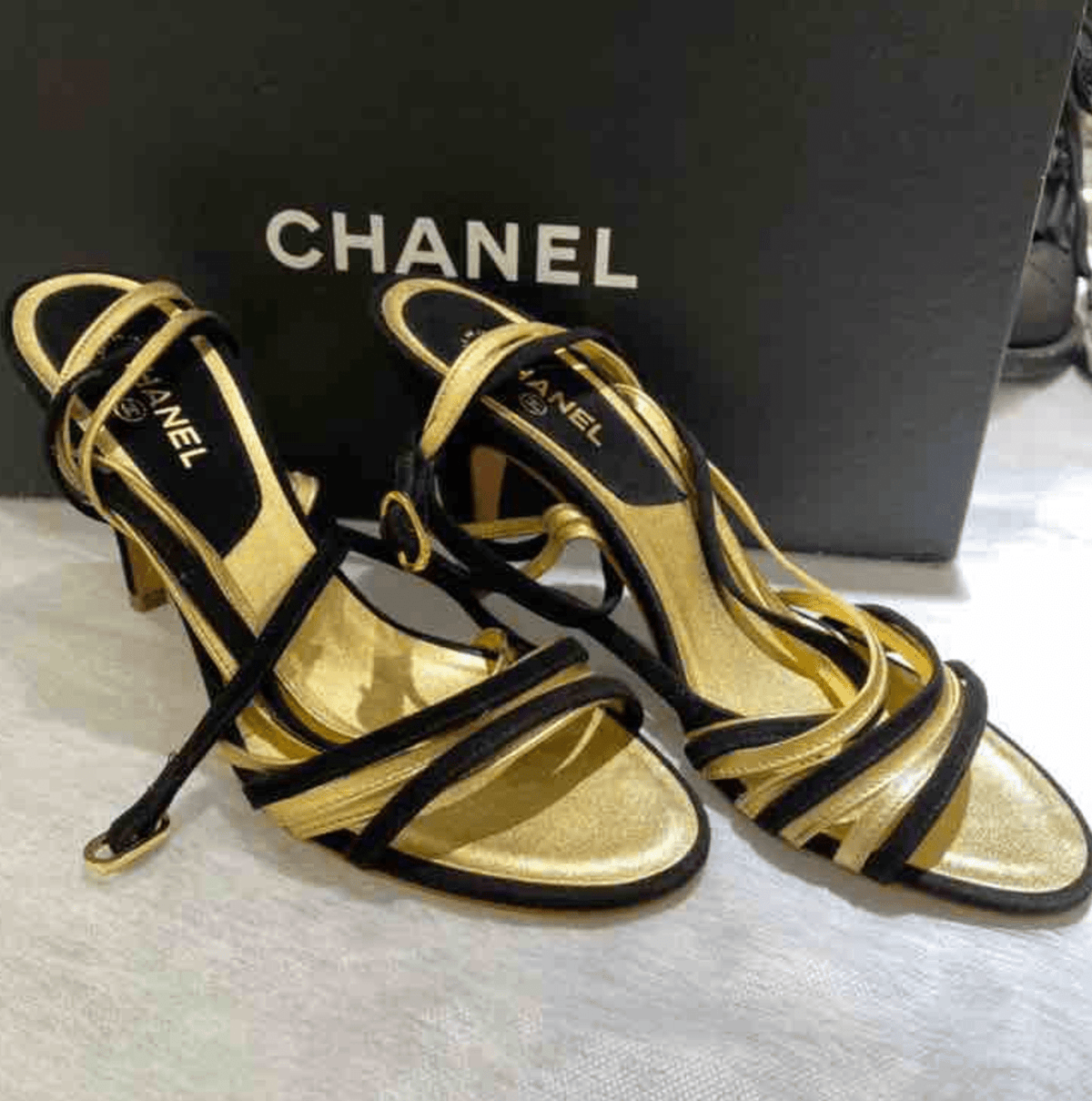 Chanel Black Gold Heels Size 36 23cm A0215_WD7-18.