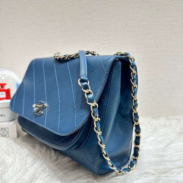 preloved Chanel saddle bag blue