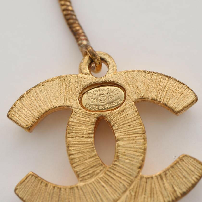 Chanel Coco Mark Long Necklace with Gold Rhinestone Heart Charm - Gold/Clear