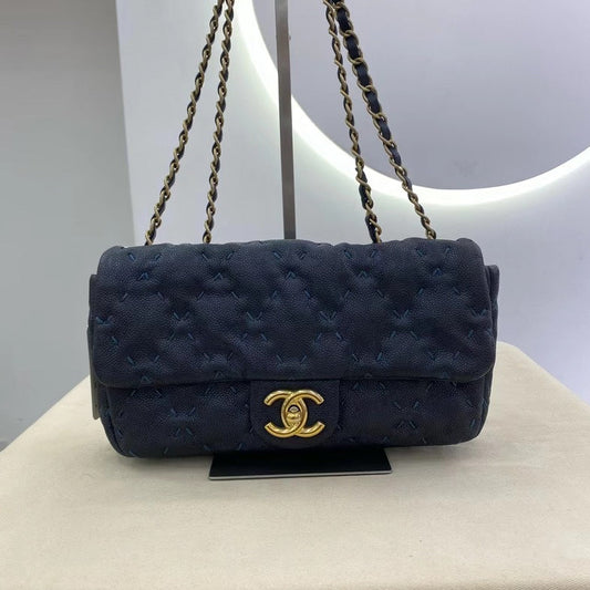 Chanel Black Quilted Leather Flap Bag Medium Chain Strap Gold-Tone Hardware