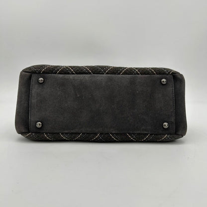 Chanel Black Quilted Leather Shoulder Bag Medium Size