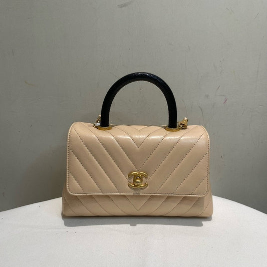 Chanel Coco Handle Beige Chevron Quilted Leather Bag With Lizard Skin Handle