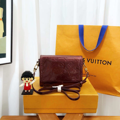 Louis Vuitton Vernis Amarante Shoulder Bag