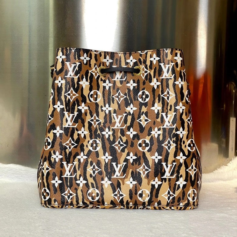 Louis Vuitton Giant Jungle Neoneo Brown Bucket Bag