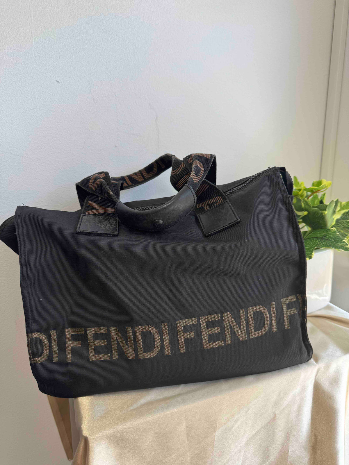 FENDI Vintage Tote Bag in Black Nylon with Fendi Logo