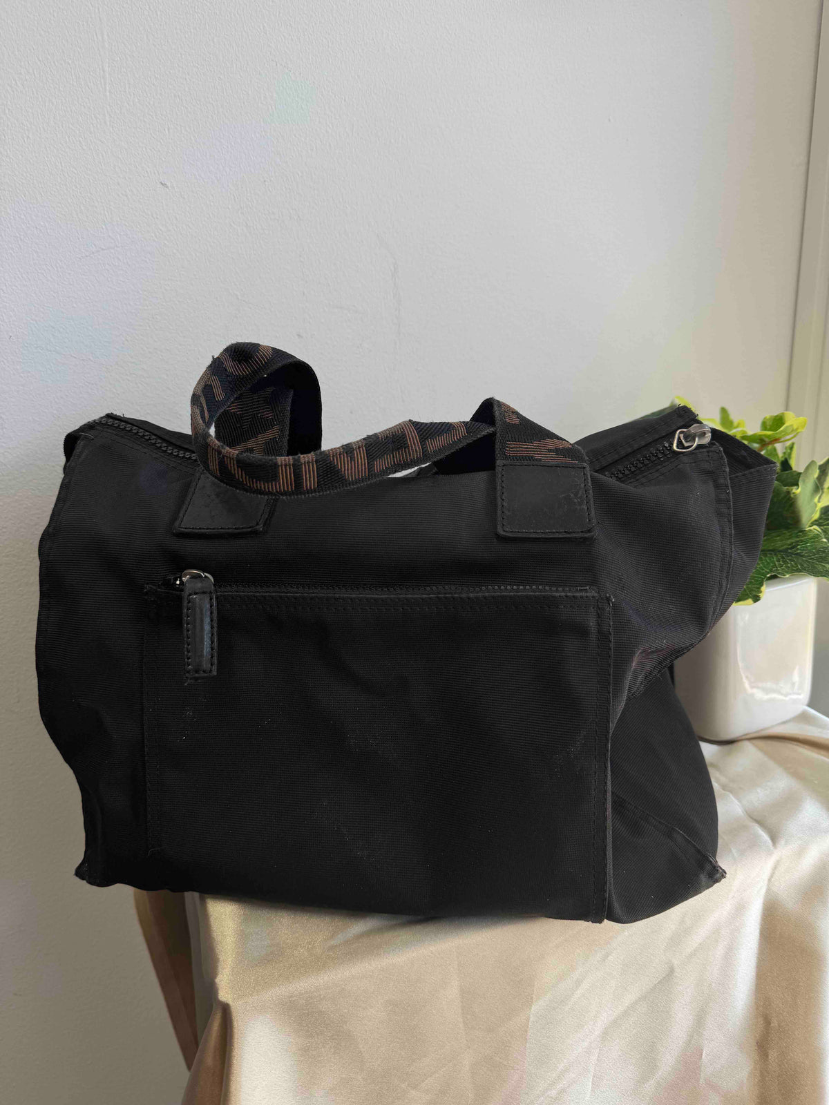 FENDI Vintage Tote Bag in Black Nylon with Fendi Logo