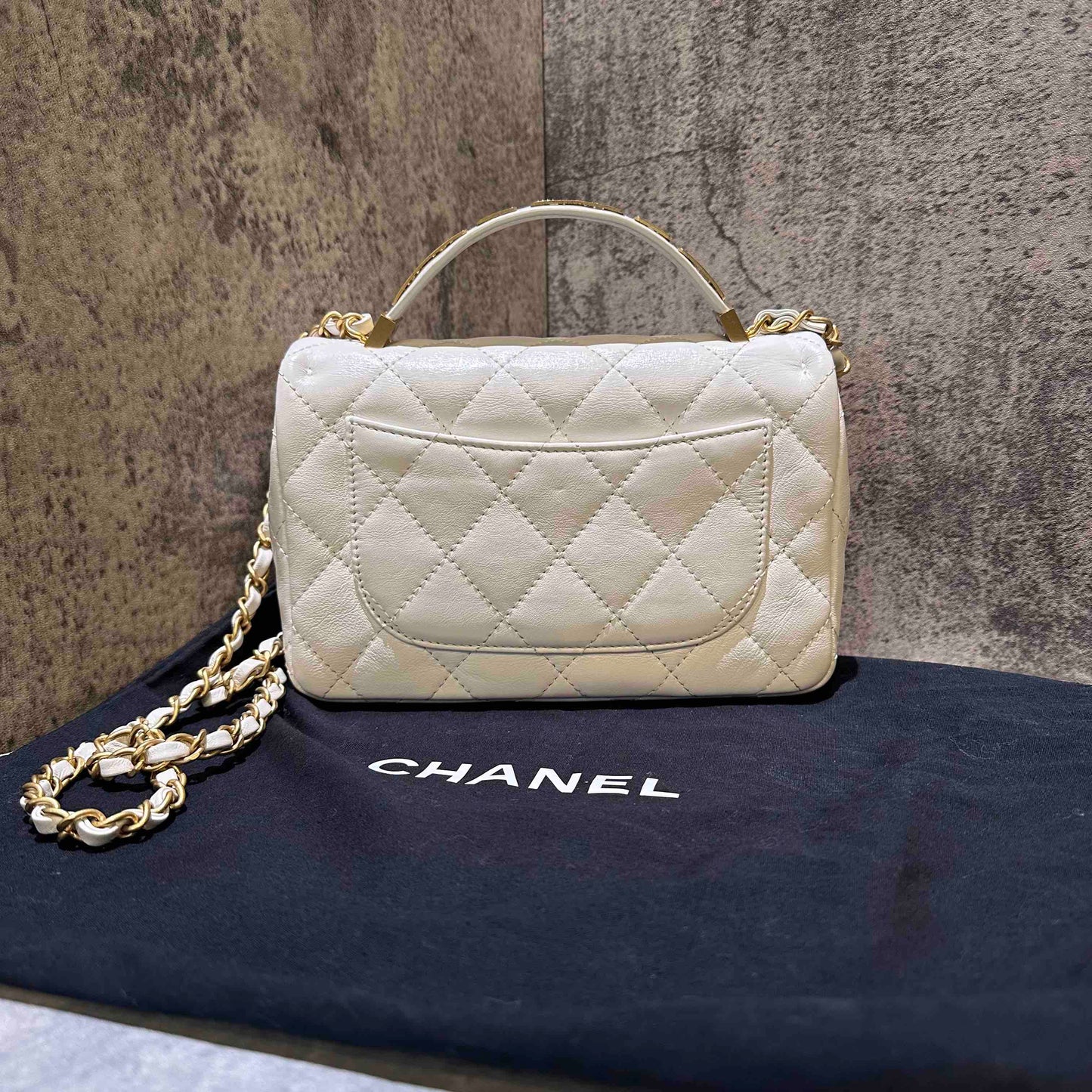 🛍️Preloved Chanel 24p seasonal style handlebag