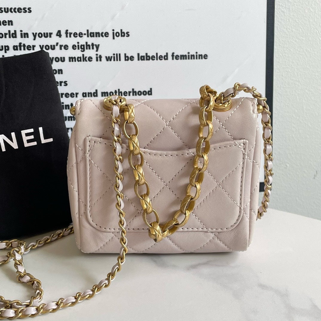 Preloved💕 Chanel Kiss Lock mini () #