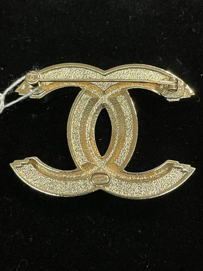 Chanel Classic CC Gold Brooch