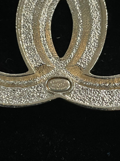 Chanel Classic CC Gold Brooch