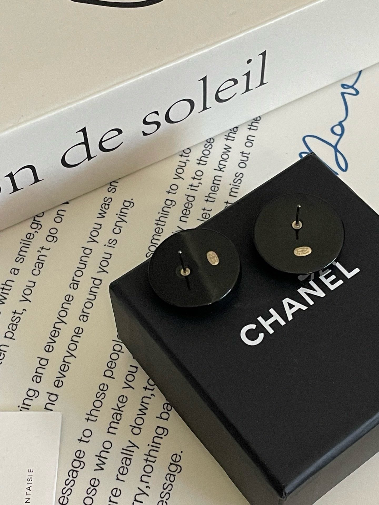 Preloved💕 Chanel CC Pearl earrings #