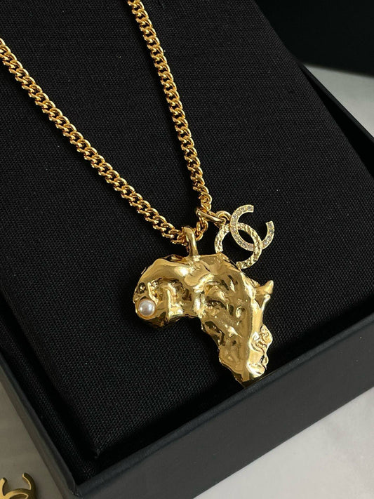 Unused🆕 Chanel 23A Africa Continent Necklace #13978