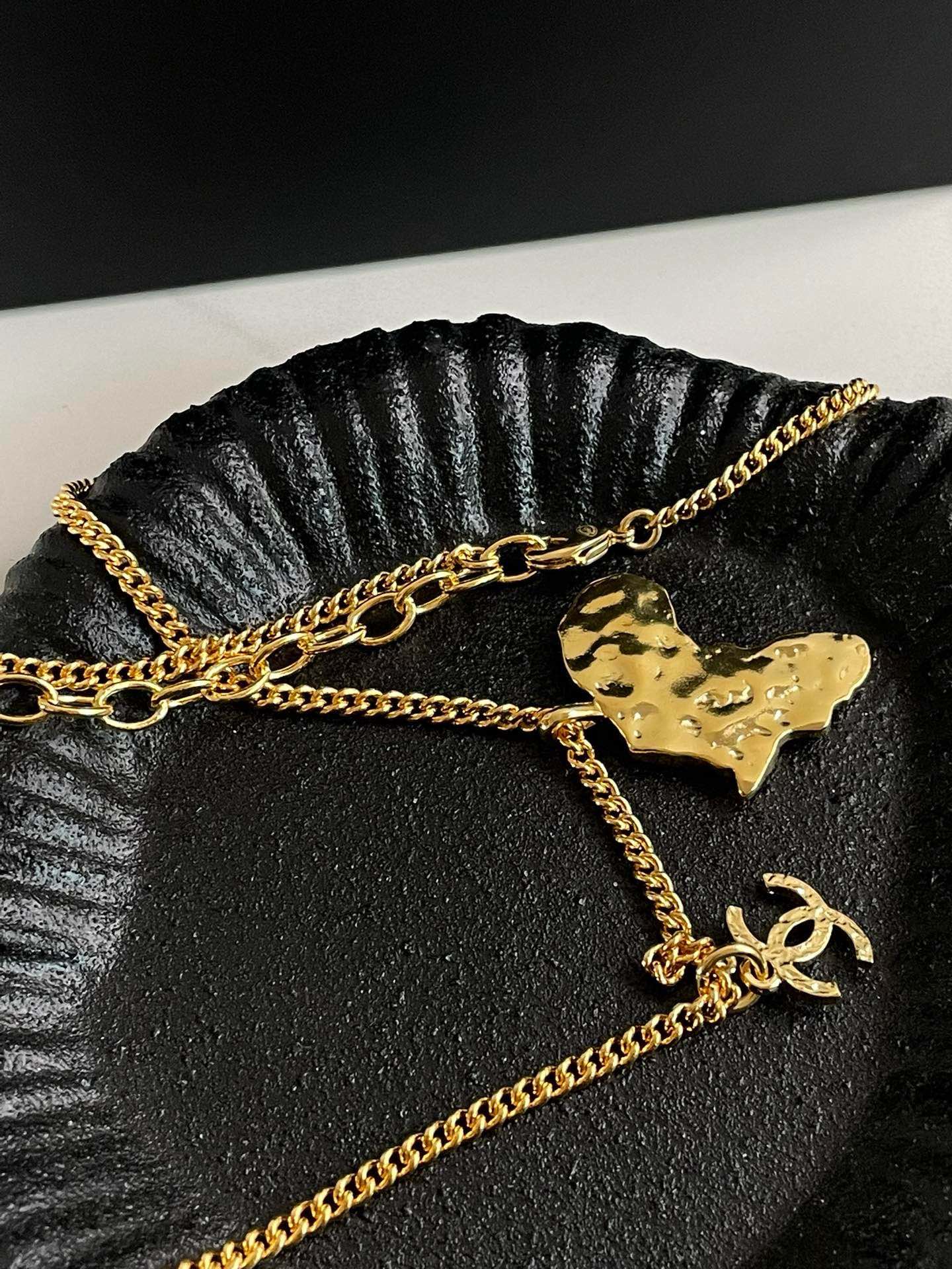 Un🆕 Chanel A Africa Continent Necklace #
