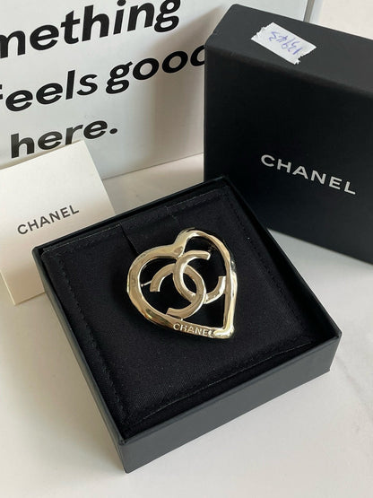 Un🆕 Chanel P Hollow Heart CC Brooch #