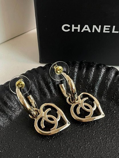 Un🆕 Chanel P Hollow Heart CC Earrings #