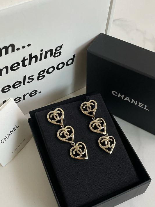 Unused🆕 Chanel 22P Triple Hollow Heart Earrings #13804