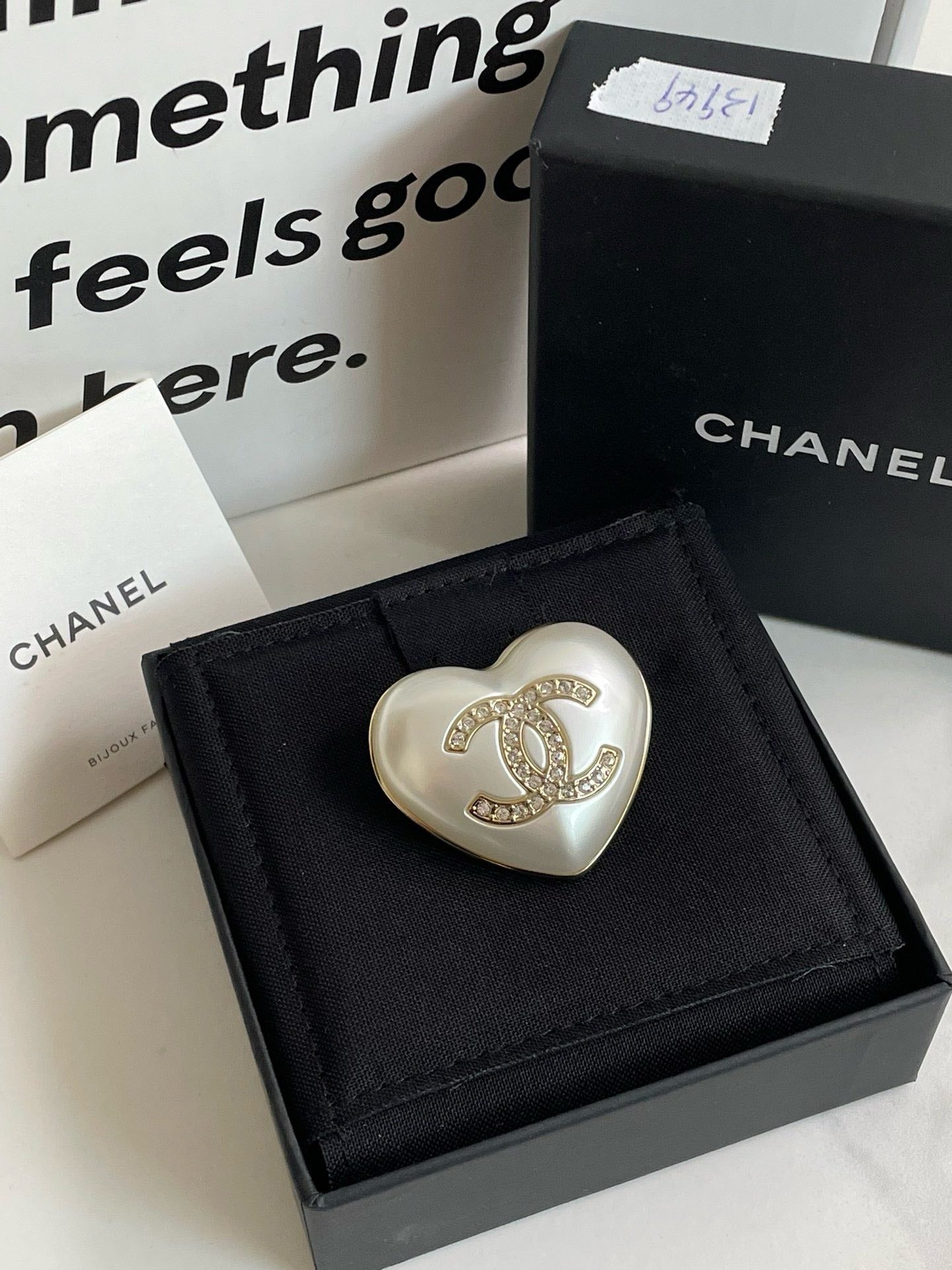 Un🆕 Chanel B Pearl Heart Brooch #