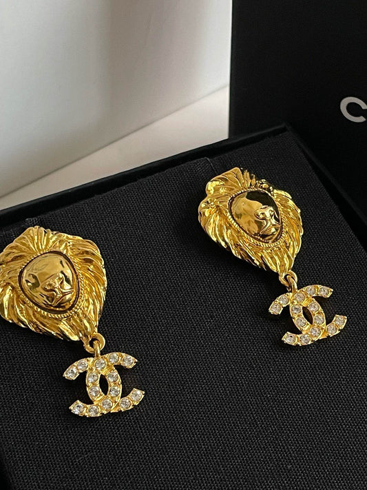 Unused🆕 Chanel 22P Lion Head CC Earrings #13850