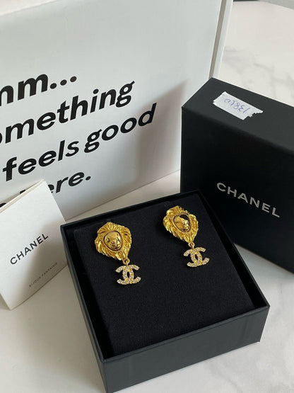 Un🆕 Chanel P Lion Head CC Earrings #