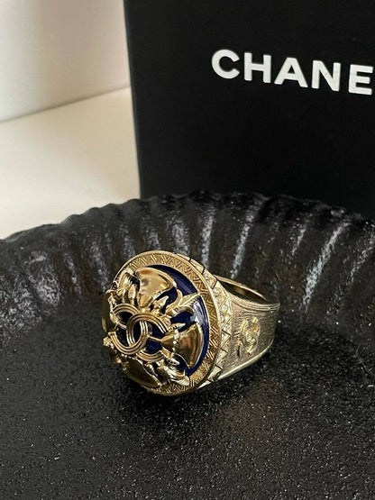Unused🆕 Chanel 19A CC Ring (size 53) #13972