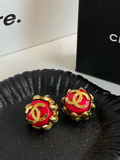 Vintage💎 Chanel Gripoix Botton Earrings (Clip On) #