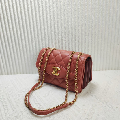 Chanel Preloved Classic Flap Bag Red Leather Shoulder Bag xr05012