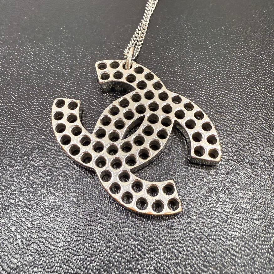 Preloved Chanel Coco Necklace 05P FM0014 Silver Pendant