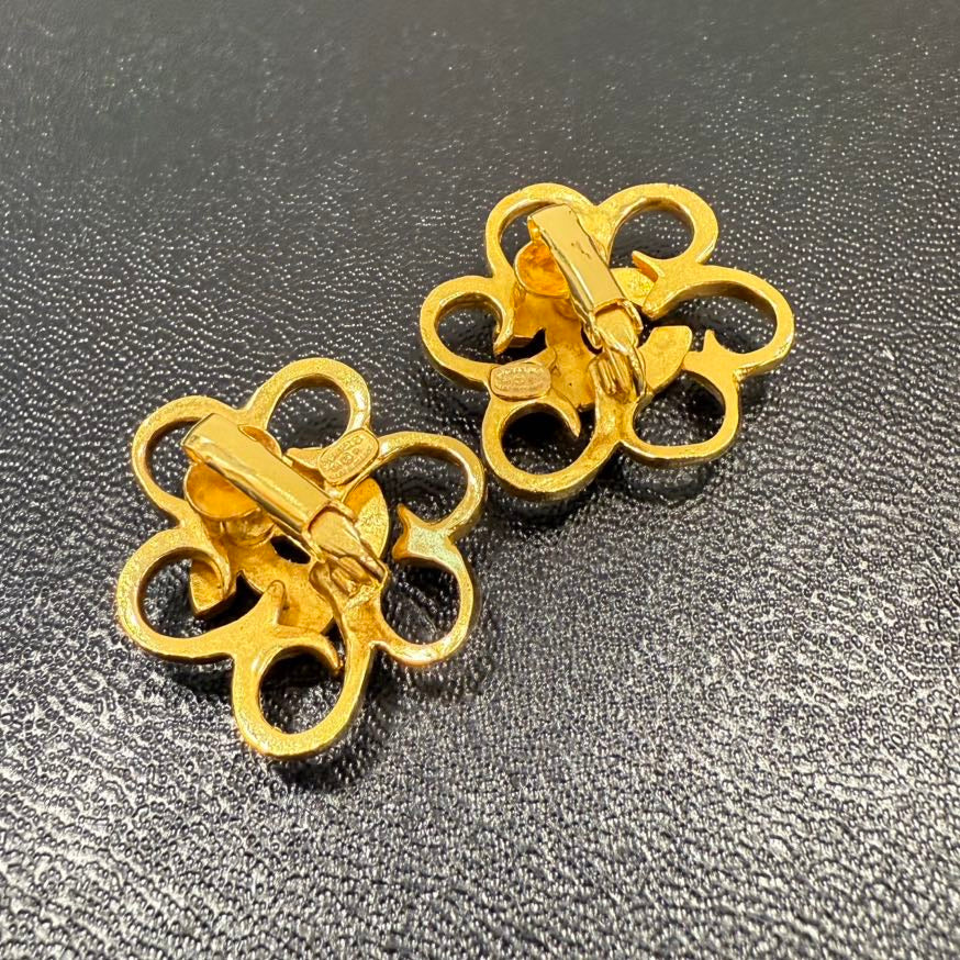 Vintage Chanel Coco Flower Clip-on Earrings P FM