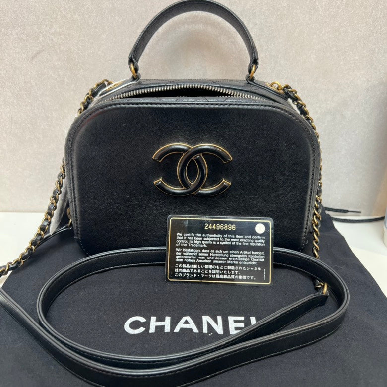 CHANEL Classic Style Black Leather Crossbody Bag